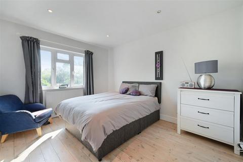 3 bedroom terraced house to rent, Havelock Road, Wimbledon SW19