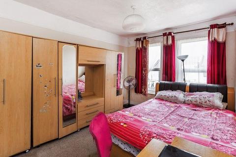 84 Pemdevon Road, Croydon, CR0 3QP