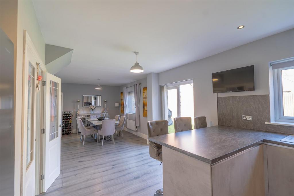 Kitchen/Dining Room