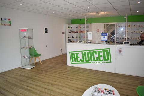 Shop to rent, Hutton Road, Shenfield