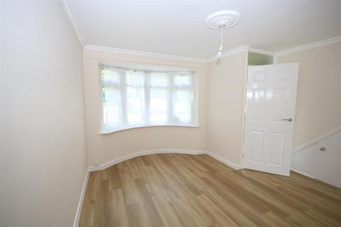 2 bedroom terraced house to rent, Courtney Close, Nuneaton