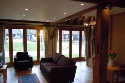 2 bedroom barn conversion to rent, Levels Green, Farnham