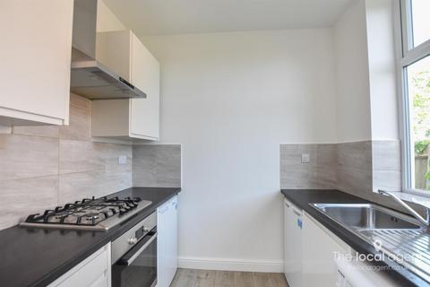 1 bedroom flat to rent, Holland Avenue, Cheam, Sutton