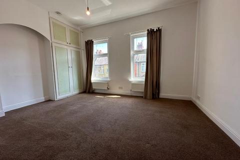 3 bedroom terraced house to rent, Thursby Road, Northampton NN1