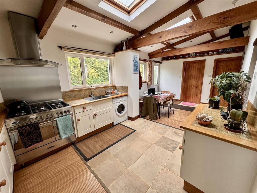 Carmel, Llanelli 2 bed cottage for sale £220,000