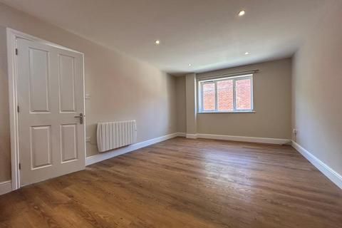2 bedroom apartment to rent, High Street, Halstead CO9