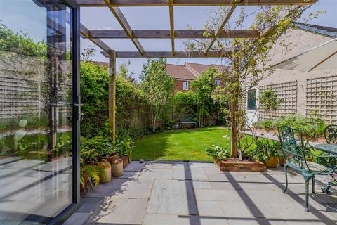 56 Dray Gardens, Buntingford, SG9 9GX