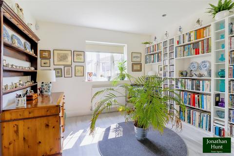56 Dray Gardens, Buntingford, SG9 9GX