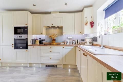 56 Dray Gardens, Buntingford, SG9 9GX
