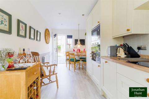 56 Dray Gardens, Buntingford, SG9 9GX