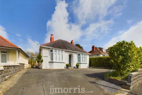 2 bedroom detached bungalow for sale, Tenby Road, Cardigan