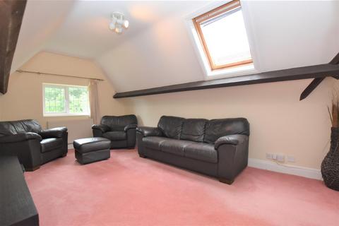 2 bedroom flat to rent, 5e Priory Avenue