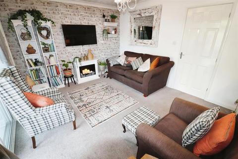 11 Barons Croft, Nuneaton, CV10 9QQ