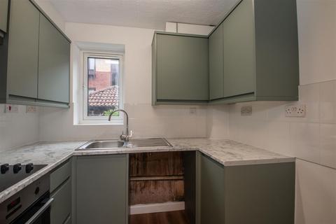 1 bedroom end of terrace house to rent, Troutbeck, Peartree Bridge