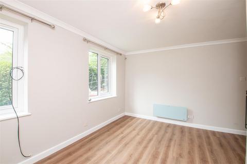 1 bedroom end of terrace house to rent, Troutbeck, Peartree Bridge