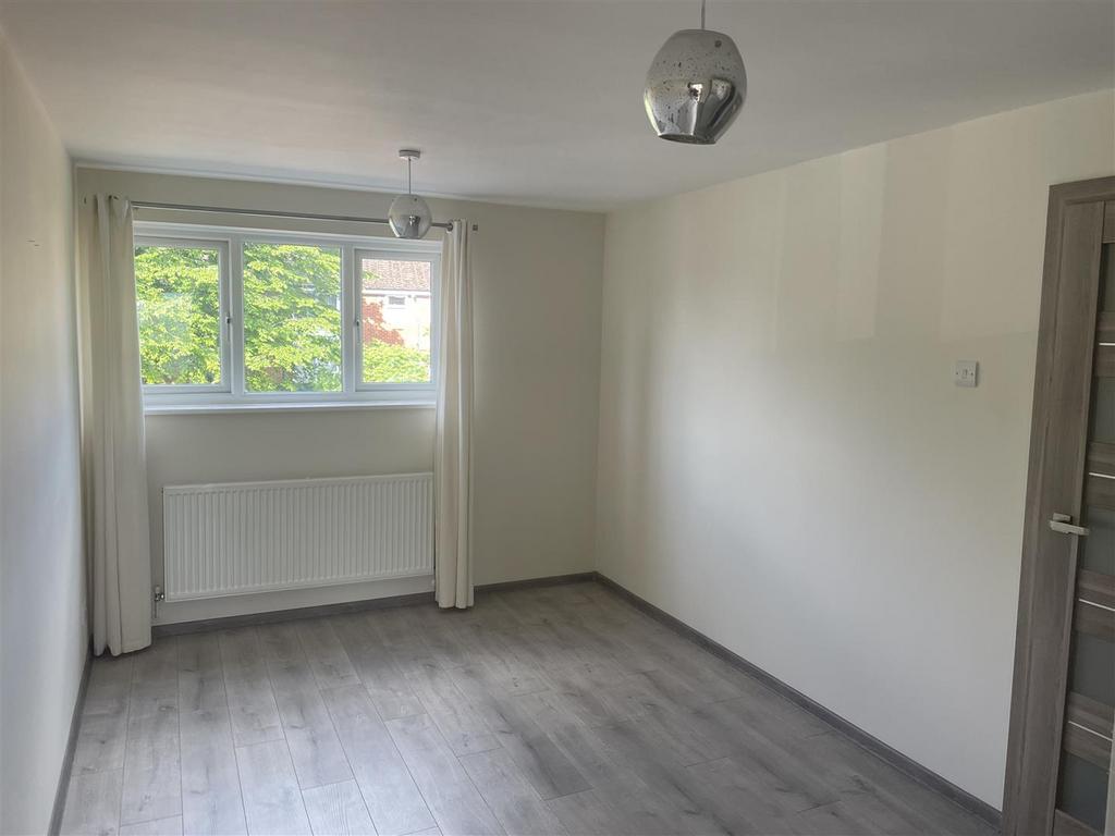 35 Brooke Rd - NEW Master bedroom.jpg
