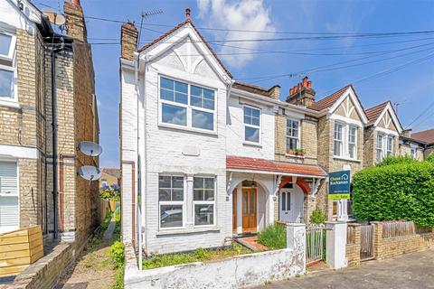 3 bedroom maisonette for sale, Kenley Road, St Margarets Village