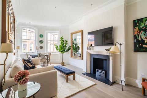 1 bedroom apartment for sale, Sloane Court West, Chelsea SW3