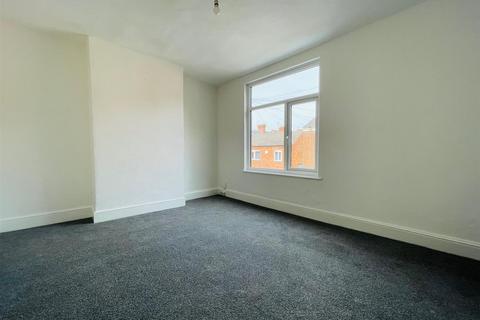 2 bedroom house to rent, Avenue Road Extension, Leicester