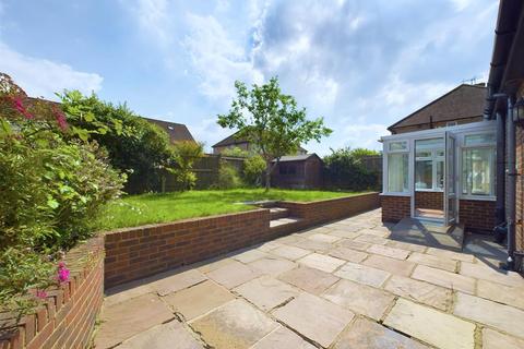 3 bedroom chalet for sale, Taunton Lane, Coulsdon CR5