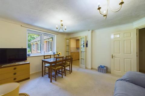 1 bedroom retirement property for sale, Foxley Lane, Purley CR8