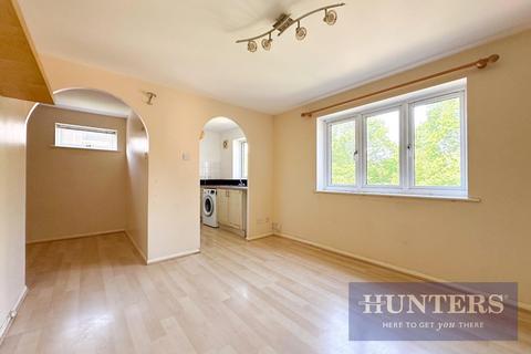 1 bedroom flat for sale, Percy Gardens, Worcester Park