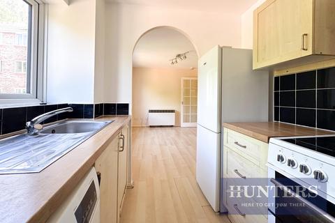 1 bedroom flat for sale, Percy Gardens, Worcester Park