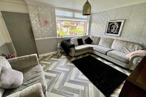 3 bedroom terraced house for sale, Bromley Lane, Kingswinford, DY6 8TD