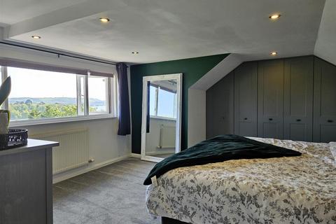 59 Dunclair Park, Plymouth, PL3 6DJ