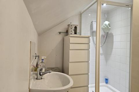 59 Dunclair Park, Plymouth, PL3 6DJ