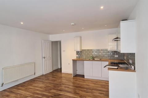 2 bedroom flat to rent, High Street, Lower Stoke