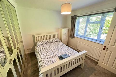 62 Fredericks Close, Norton, Stourbridge, DY8 3YW