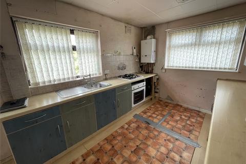 2 bedroom bungalow for sale, Lindale Garth, Kirkhamgate, Wakefield, West Yorkshire, WF2
