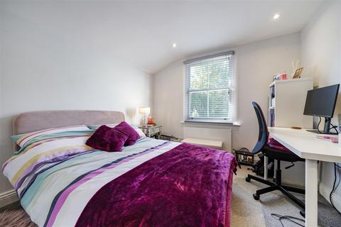 2 bedroom flat for sale, Disraeli Road, Putney