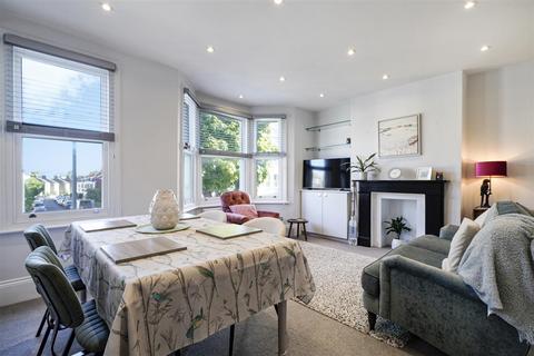 2 bedroom flat for sale, Disraeli Road, Putney