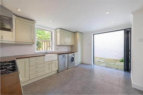 3 bedroom terraced house to rent, Cardinal Place, Putney