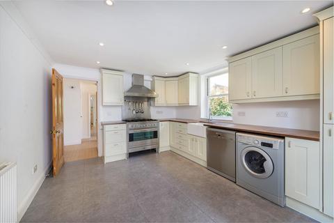 3 bedroom terraced house to rent, Cardinal Place, Putney
