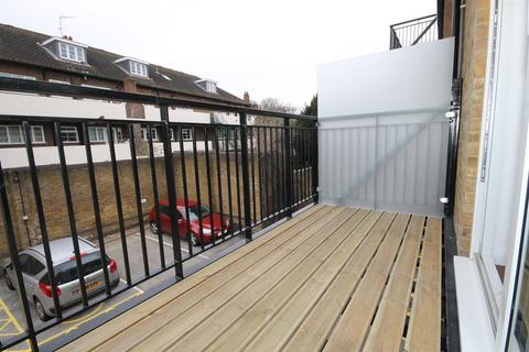 Flat 4, Hamilton House, 3 North Street, Carshalton, SM5 2HW