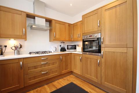 Flat 4, Hamilton House, 3 North Street, Carshalton, SM5 2HW