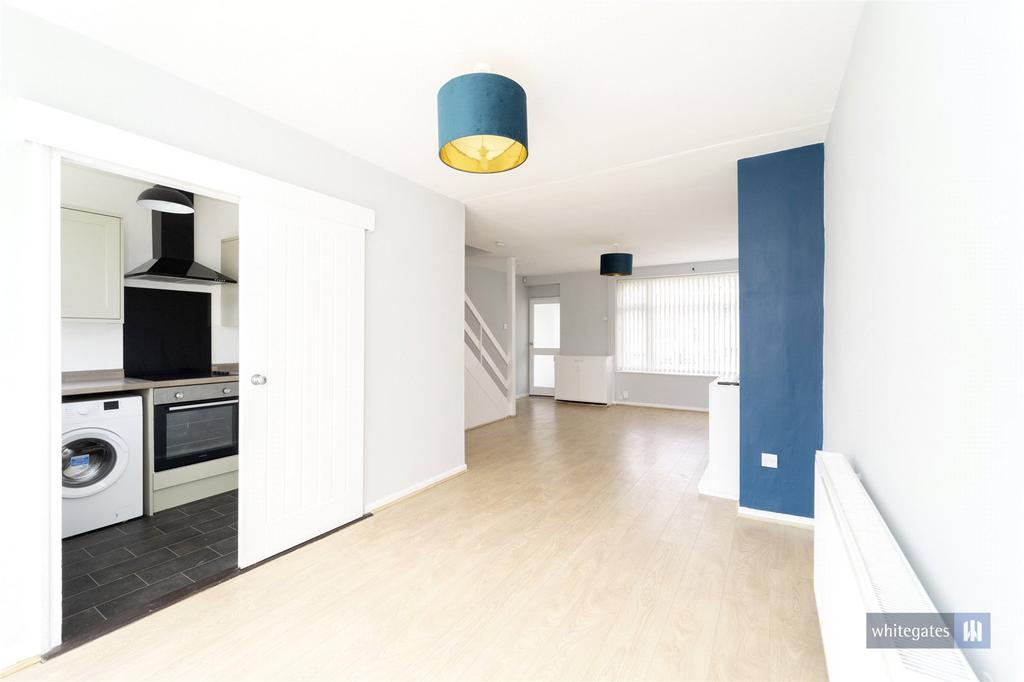 Lounge/Dining Area