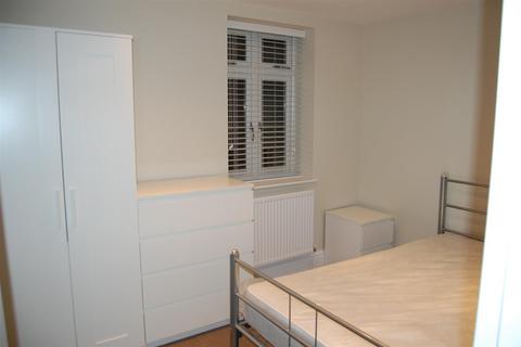 2 bedroom apartment to rent, Secure gated parking - The Waverley Centre, Portland Road, Nottingham