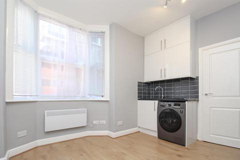 1 bedroom apartment to rent, Langham Road, London N15