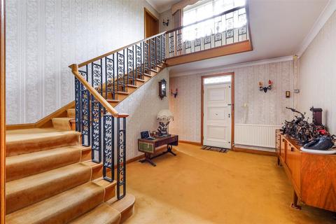4 bedroom detached house for sale, Holmcroft, Walton On The Hill, Tadworth