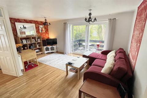 2 bedroom flat for sale, Wake Green Park, Birmingham B13