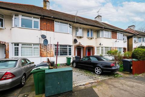 2 bedroom ground floor flat for sale, Kingsley Gardens, Chingford