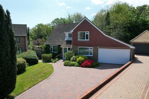 8 Barnfield Close, Hastings, TN34 1TS