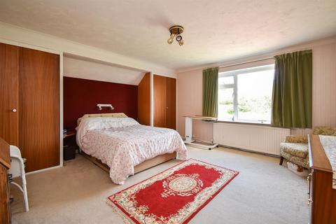 8 Barnfield Close, Hastings, TN34 1TS