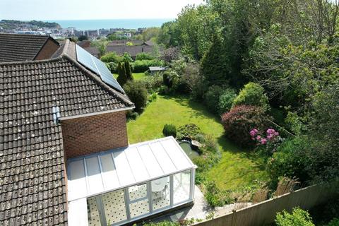 8 Barnfield Close, Hastings, TN34 1TS