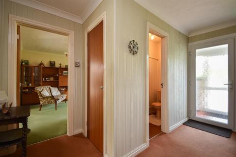8 Barnfield Close, Hastings, TN34 1TS