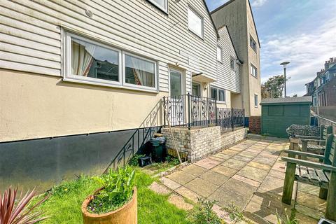 1 bedroom flat for sale, Strongs Passage, Hastings